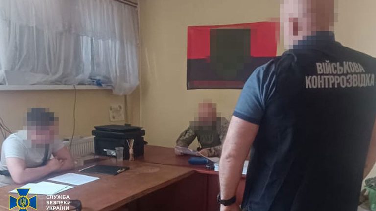 Нарахував 35 мільйонів ”бойових” солдатам на Львівщині – СБУ і поліція викрили посадовця