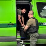 як інкасатори возять готівку в гарячі точки
