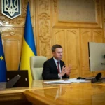 Прем’єр Корецький пояснив, як українцям готуватися до зими на власному прикладі